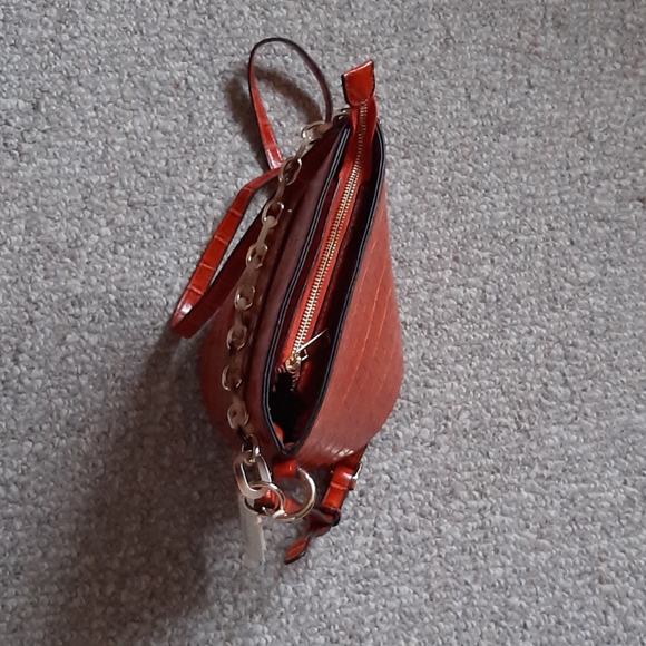 New Kayla & Ava Round Bottom Crossbody Bag - Picture 9 of 11